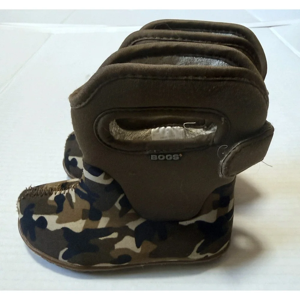 BOGS - Baby Camo Insulated Waterproof Winter Boots - Infant Size 6